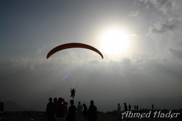 adventure photos team over mountain