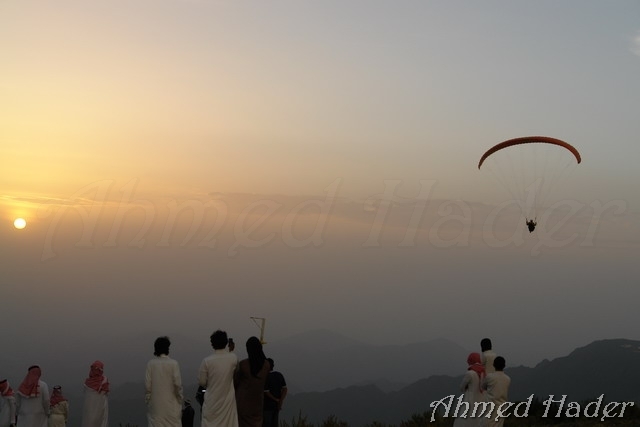 adventure photos team over mountain
